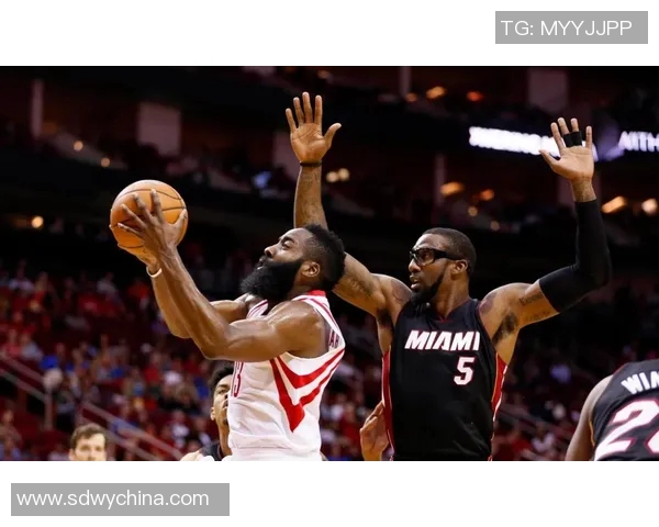 火箭队与开拓者精彩对决全场录像回放国语版尽在此处